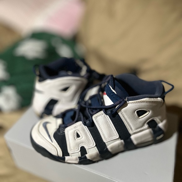 COPY - NIKE AIR MORE UPTEMPO USED SIZE 7 OLYMPIC 2020 WHITE NAVY GOLD RED 41496… - Picture 3 of 3